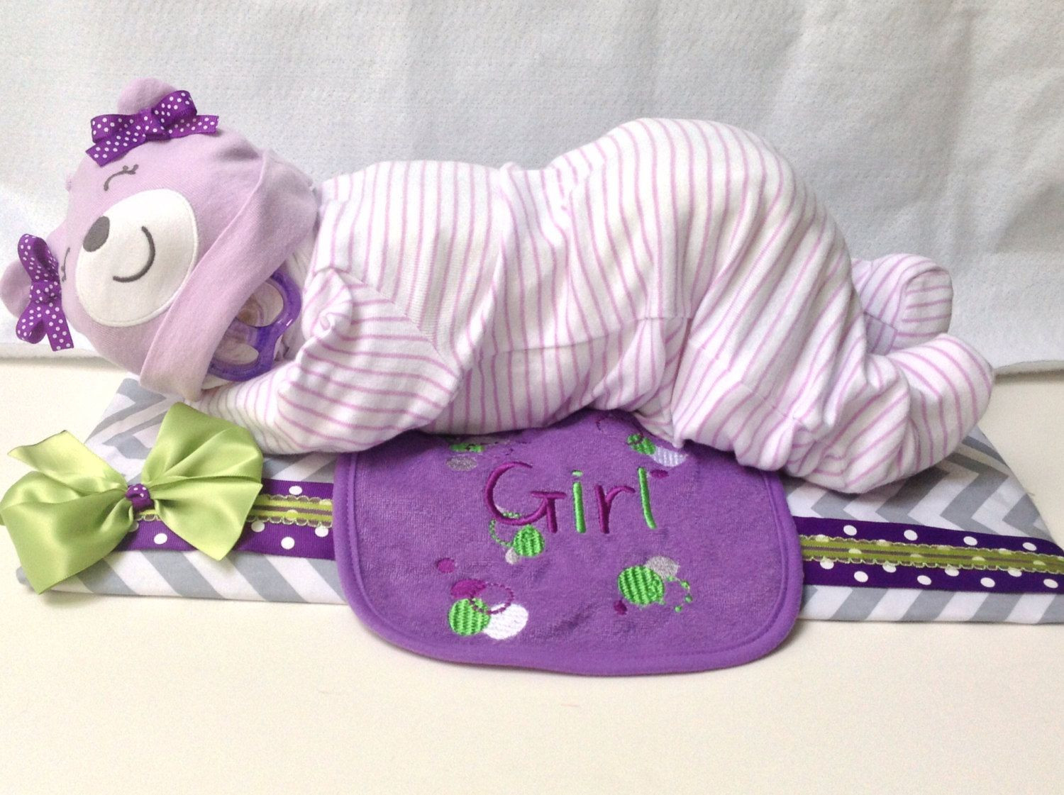 Baby Shower Gifts Made From Diapers
 Many people want to know how to make their own sleeping
