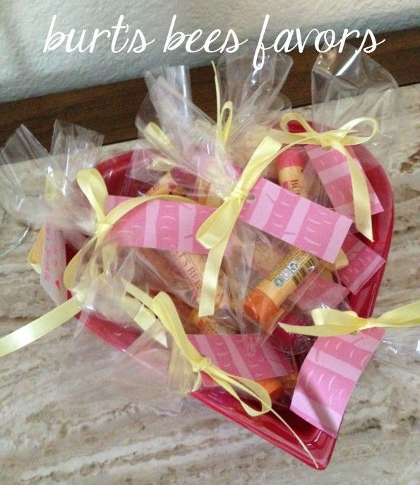 Baby Shower Take Away Gift Ideas
 give away Burt s Bees as favors for a bee themed baby