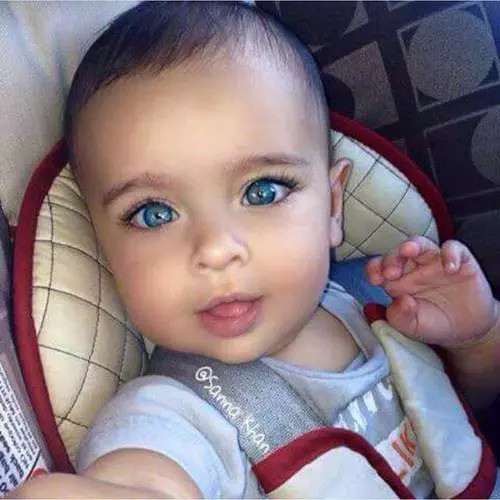 Baby With Blue Eyes And Black Hair
 mixed baby with blue eyes