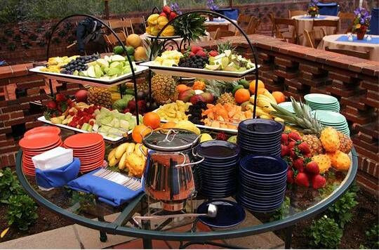 Backyard Birthday Party Food Ideas
 A great way to set up a backyard buffet for an informal