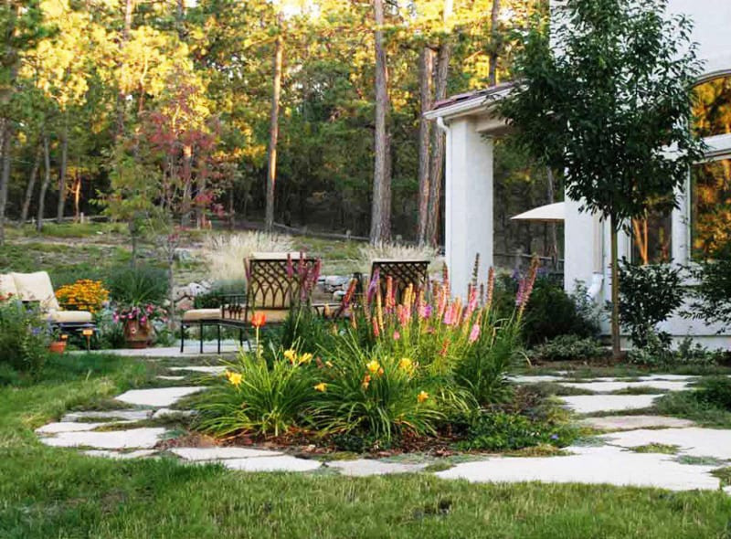Backyard Lawn Ideas
 20 Cheap Landscaping Ideas For Backyard
