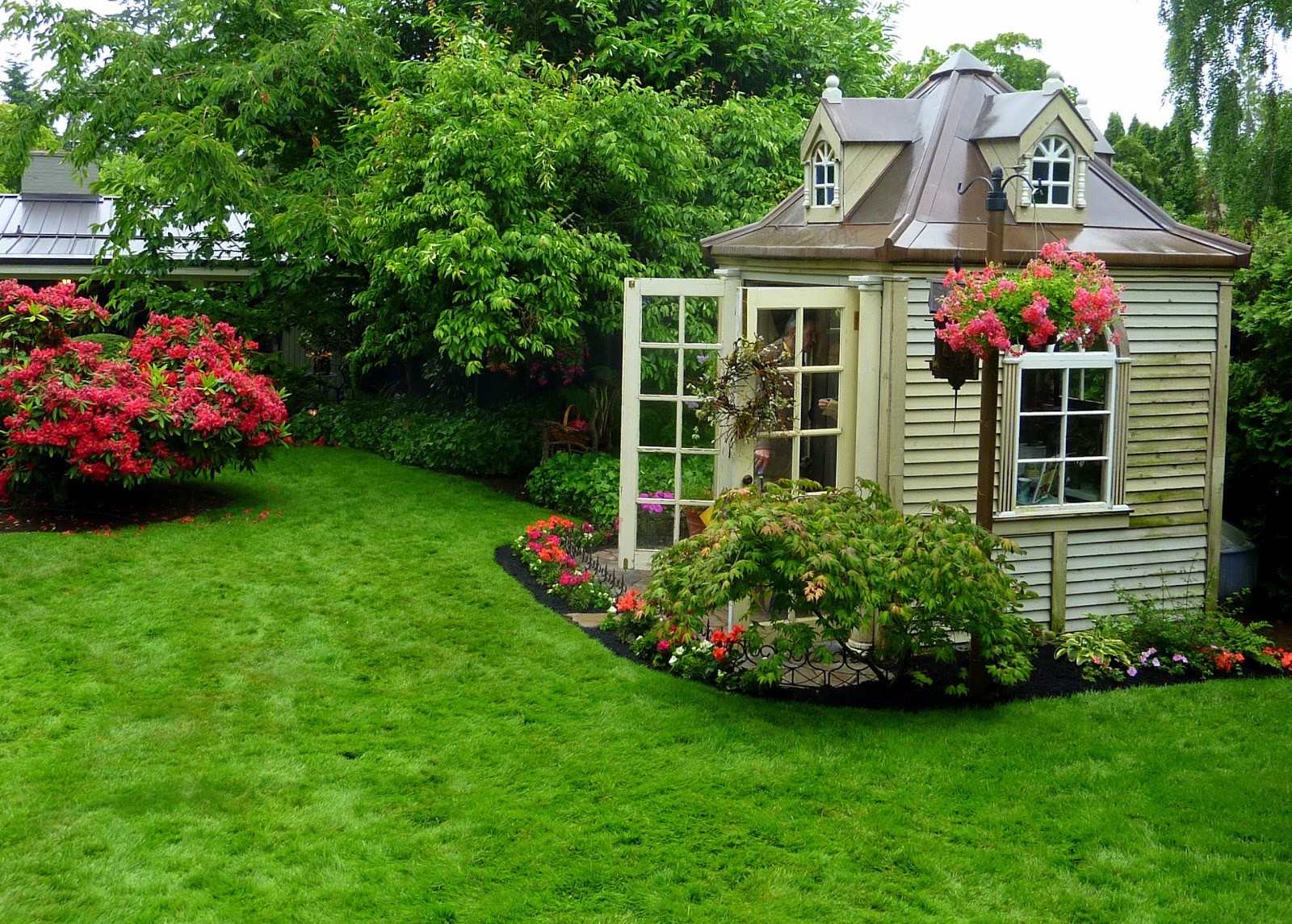 Backyard Little House
 Gardener s Roost Garden Tour in Seattle neighborhood