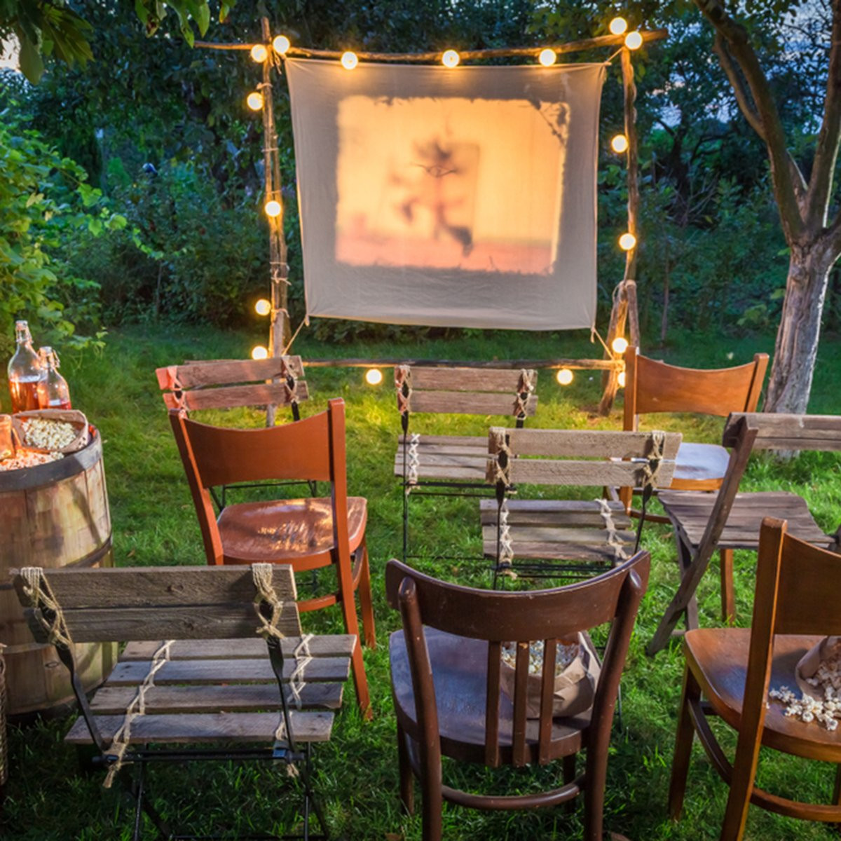 Backyard Movie Ideas
 10 Fun Ideas for Outdoor Movie Night