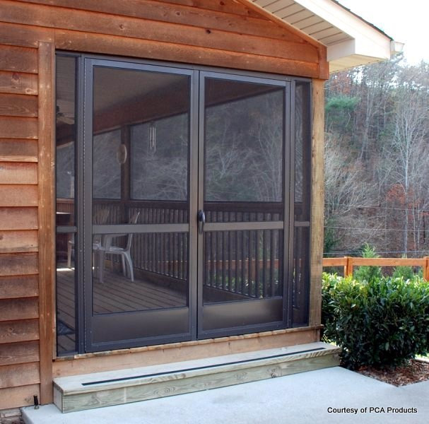 Backyard Screen Door
 Use Your Aluminum Screen Door to Maximize Curb Appeal