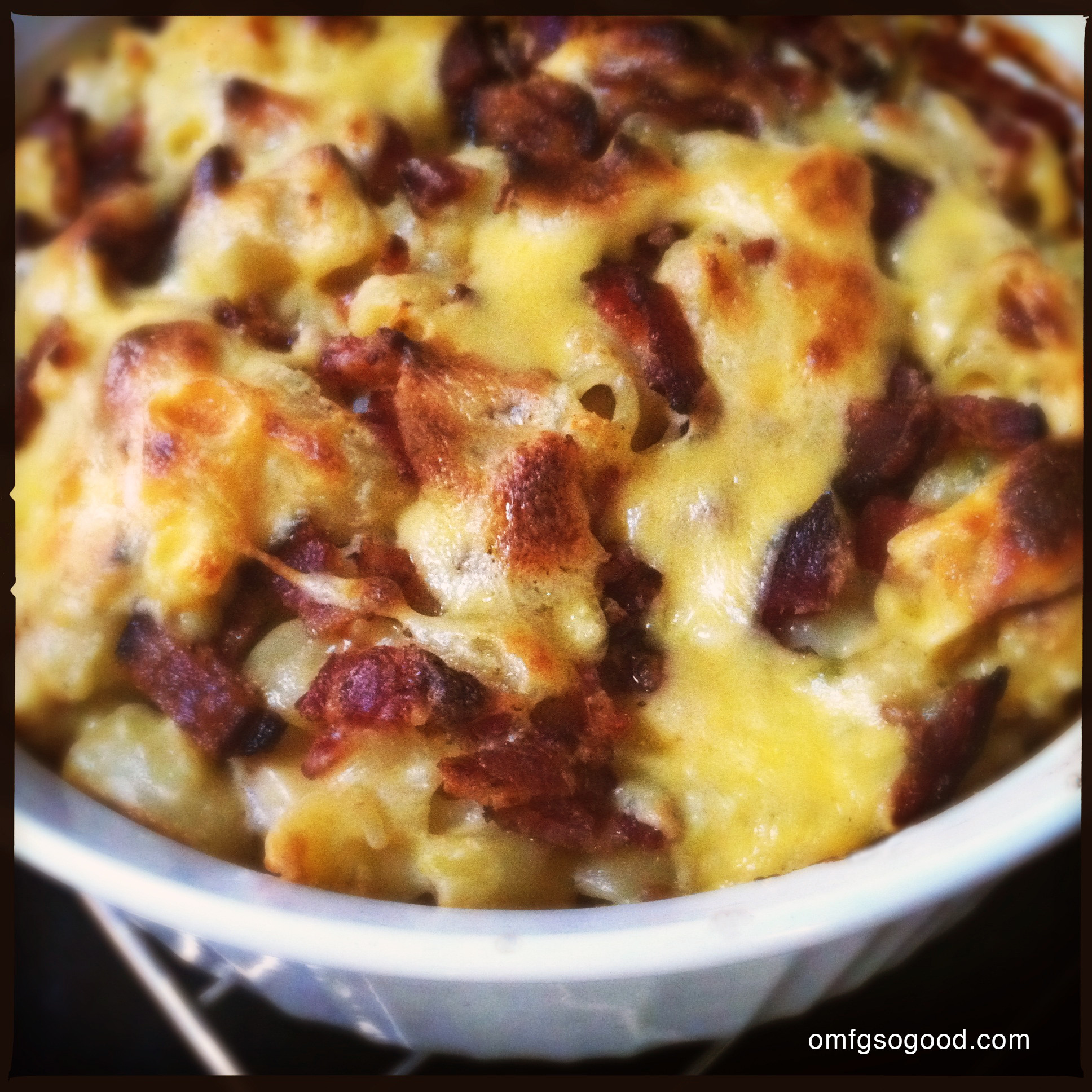 Baked Mac And Cheese With Chicken And Bacon
 smoked jalapeño chicken bacon mac n’ cheese
