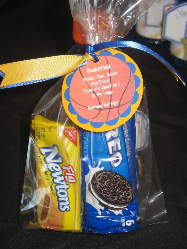 Basketball Gift Bag Ideas
 57 best images about Team Spirit Bags on Pinterest