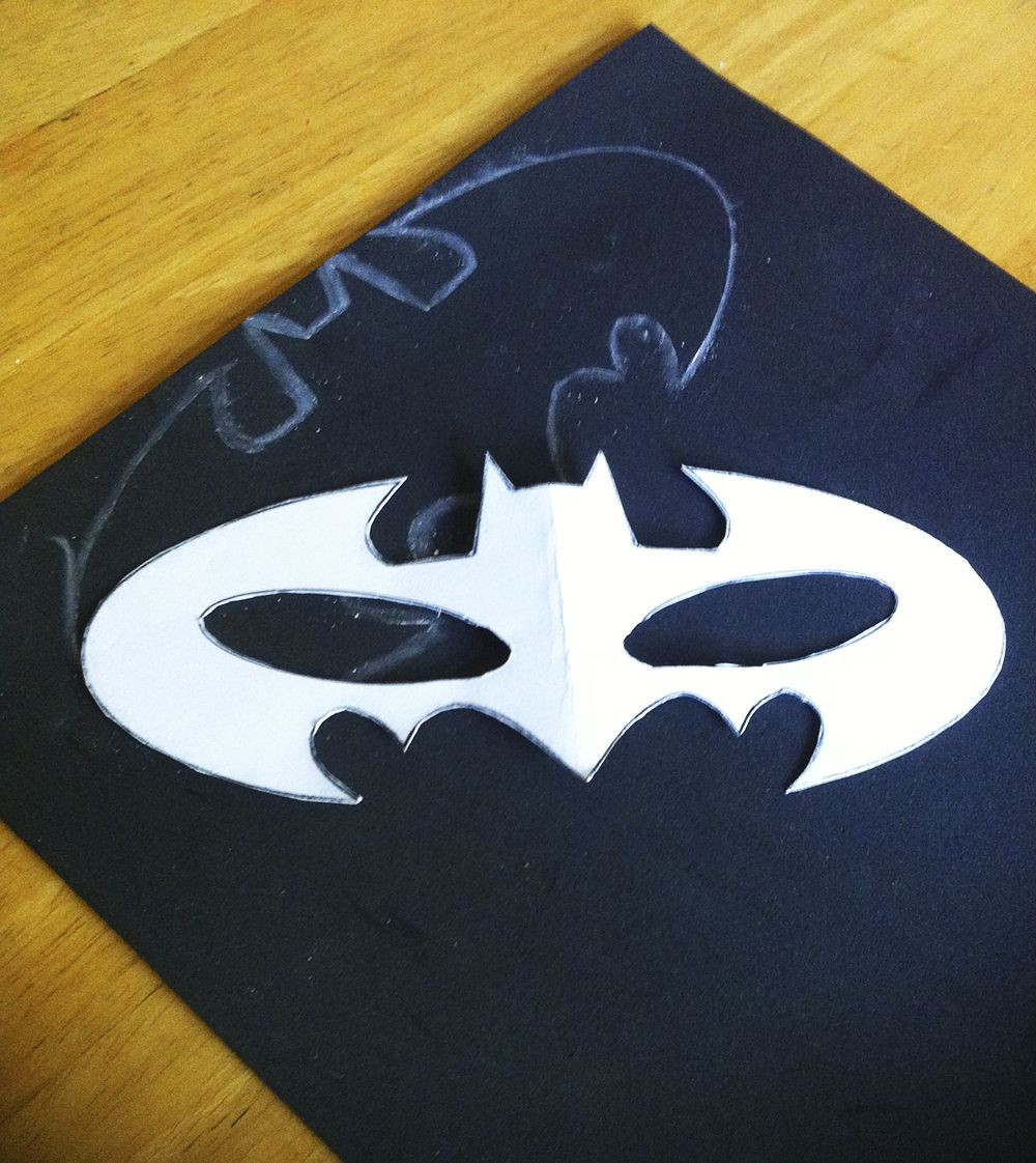 Batgirl Mask DIY
 DIY No Sew Batman