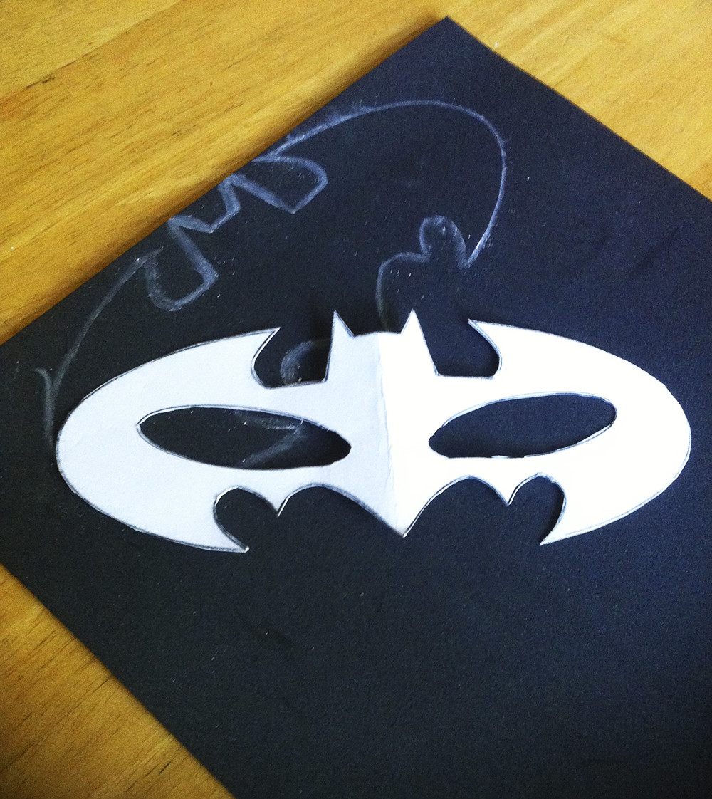 Batman Mask DIY
 DIY No Sew Batman Batgirl Costume