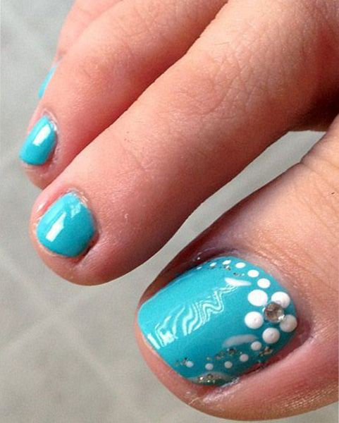 Beach Nail Colors
 15 Bold Toe Nail Designs For A Beach Vacation – OBSiGeN