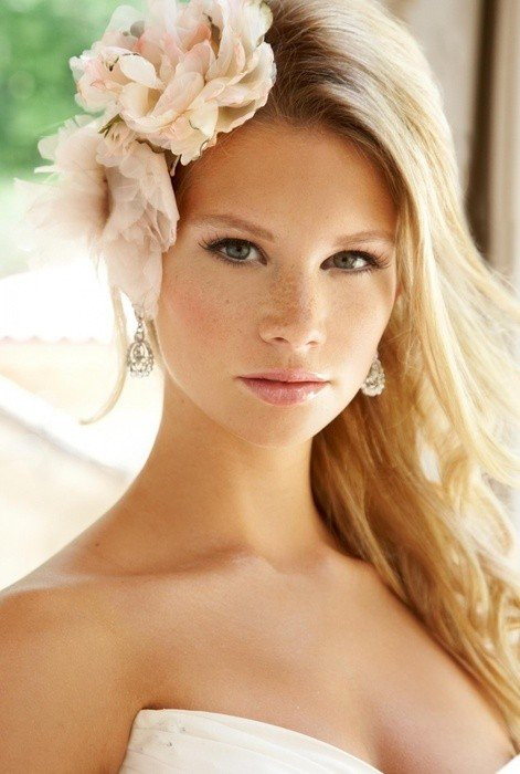 Beach Wedding Hair And Makeup
 Ideal Wedding Hairstyles and Makeup Ideas for Blondes