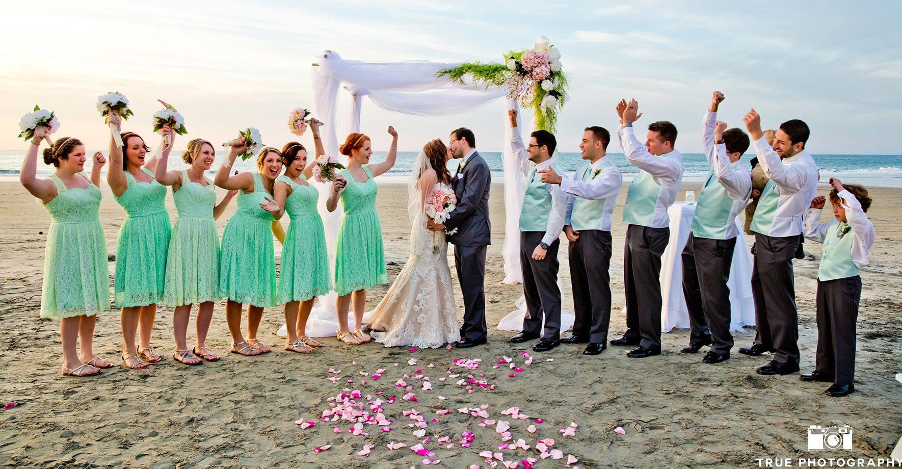 Beach Wedding Party Ideas
 Stunning Beach Weddings In San Diego La Jolla Shores Hotel