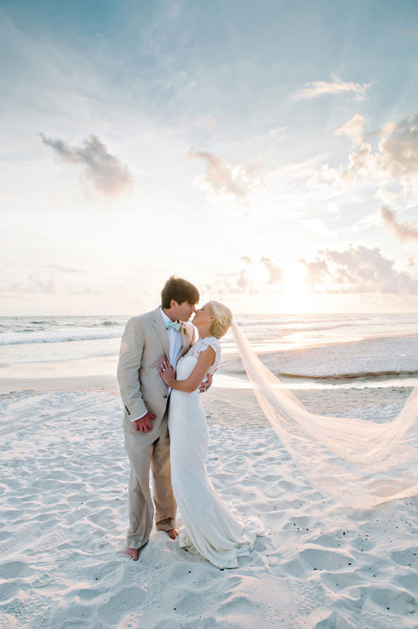Beach Wedding Pics
 Uniquely Beautiful Wedding Gowns line for Modern Stylish