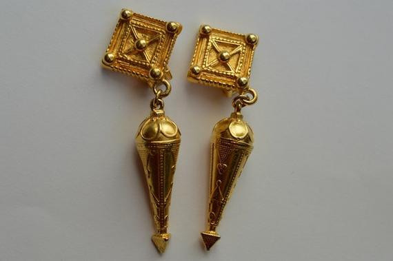 Ben Amun Earrings
 Vintage Ben Amun Signed Earrings Clip on Gold Tone 1980s
