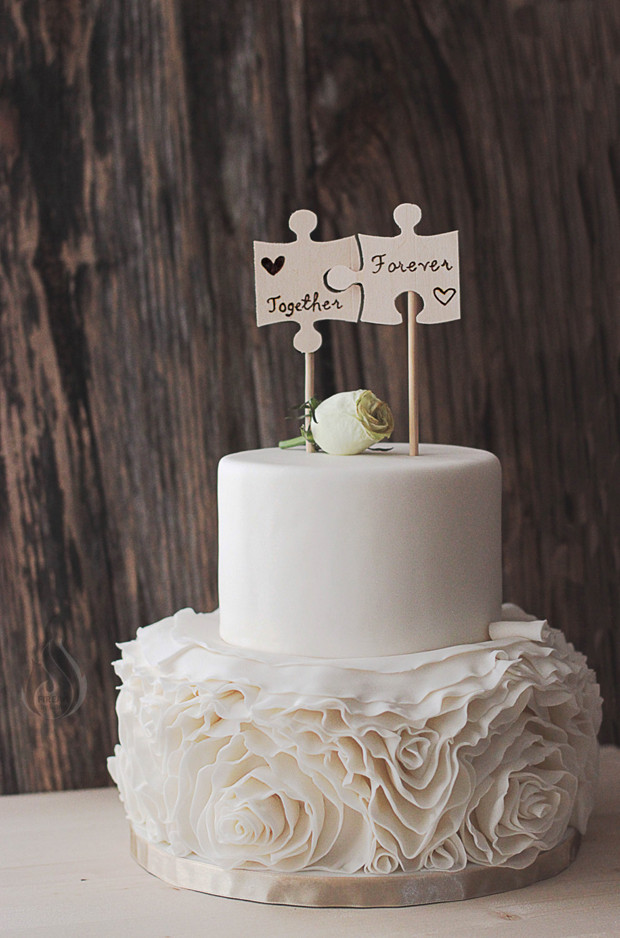 Best Wedding Cake Toppers
 21 Creative Wedding Cake Toppers for the Romantics