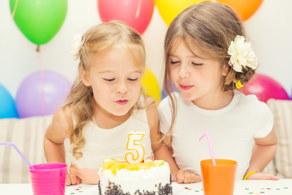 Birthday Gift For Child
 17 Tips to Throw a Kids Birthday Party on a Bud
