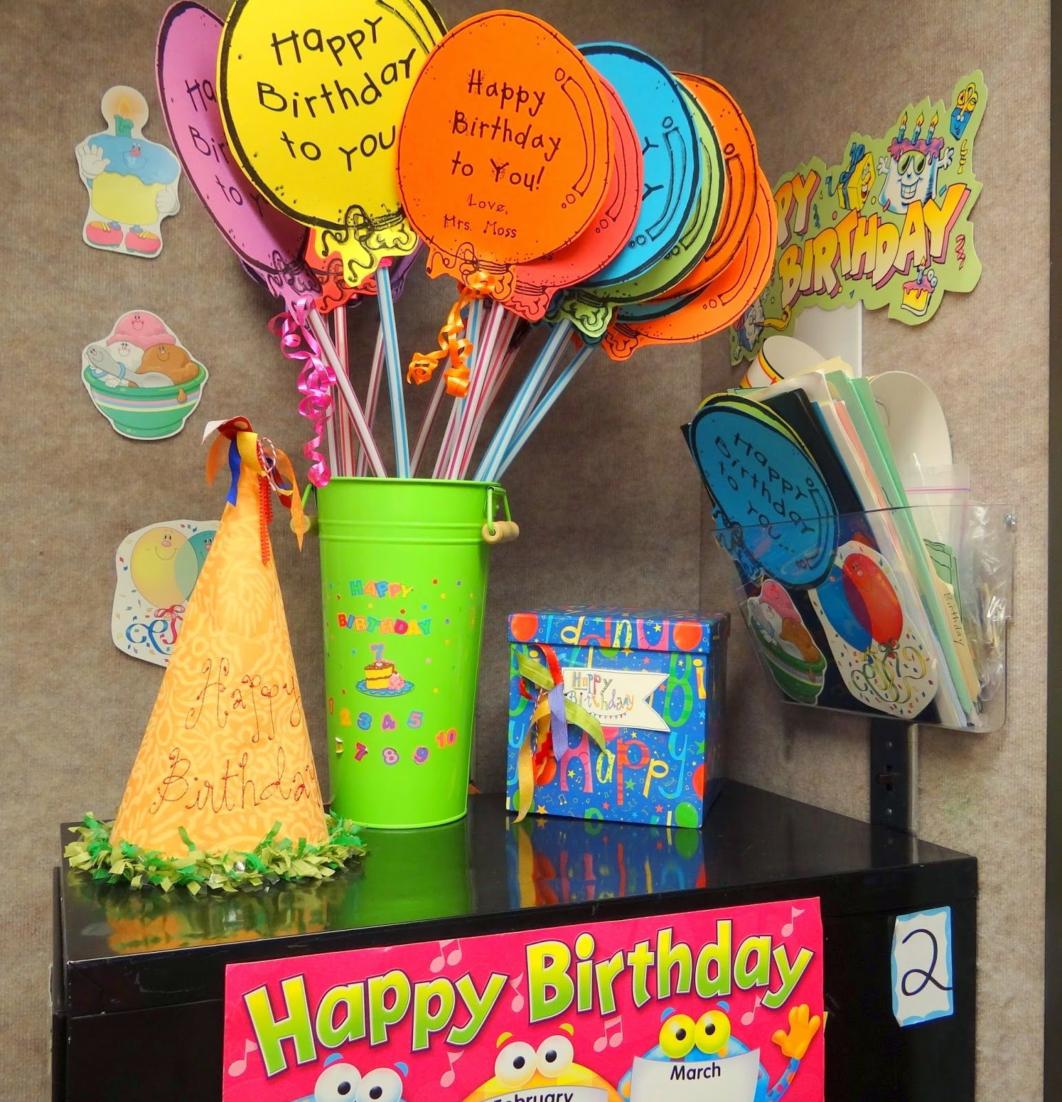 Birthday Gift Ideas For Teachers From Students
 ClassroomDecorating This is the Birthday corner with