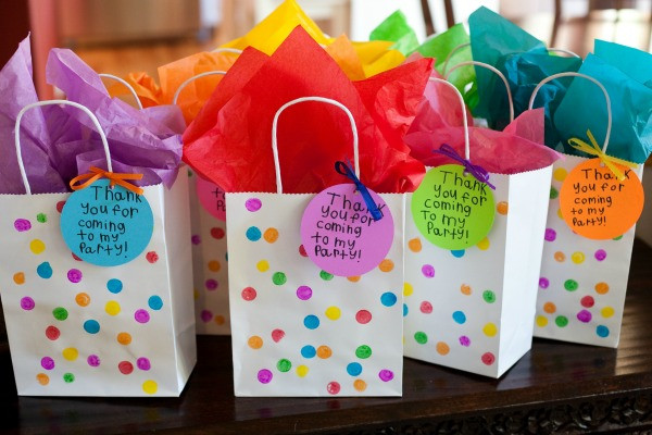 Birthday Party Bag Ideas
 Fun and Usable Art Themed Birthday Party Favors