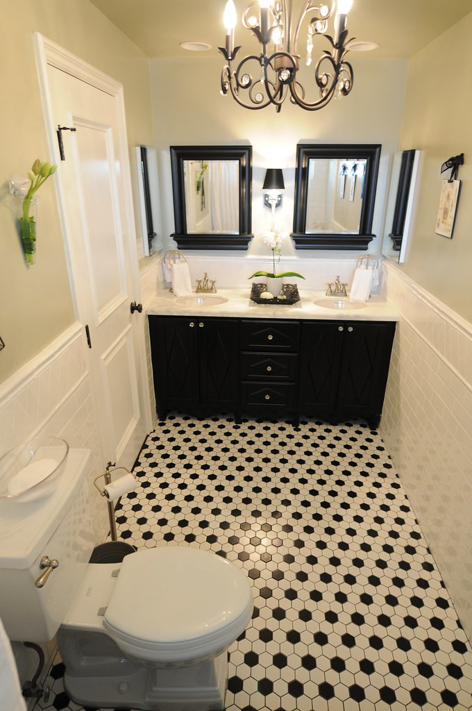 Black And White Bathroom Decor
 Black and White Bathroom Interior Design