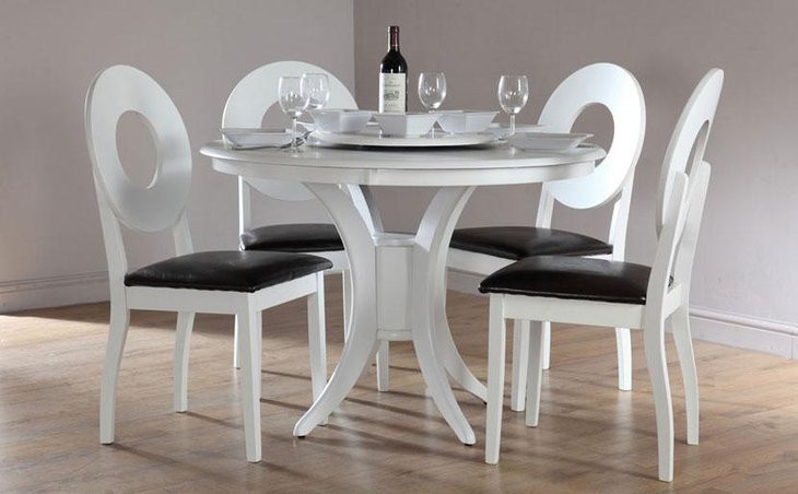 Black And White Kitchen Table
 37 Elegant Round Dining Table Ideas