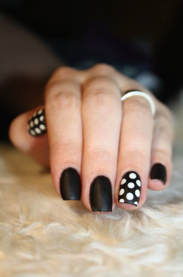 Black And White Nail Ideas
 50 Incredible Black and White Nail Designs