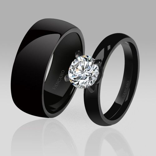 Black Band Wedding Rings
 Anillos de promiso negros para chicas con buen gusto
