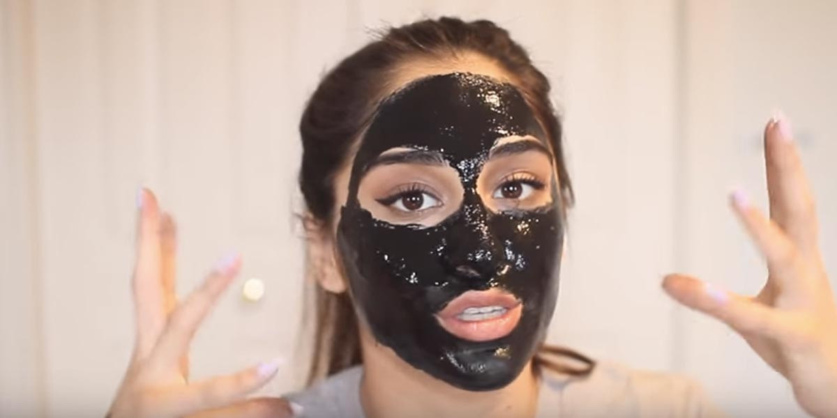 Black Charcoal Mask DIY
 She Makes An Unusual Face Mask For Pores And