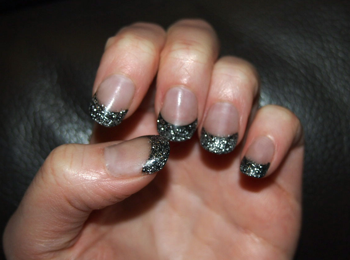 Black Glitter Nails
 Make Up by Diana October 2012