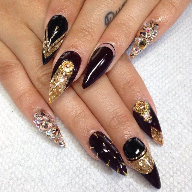 Black Gold Nail Designs
 Black gold nails