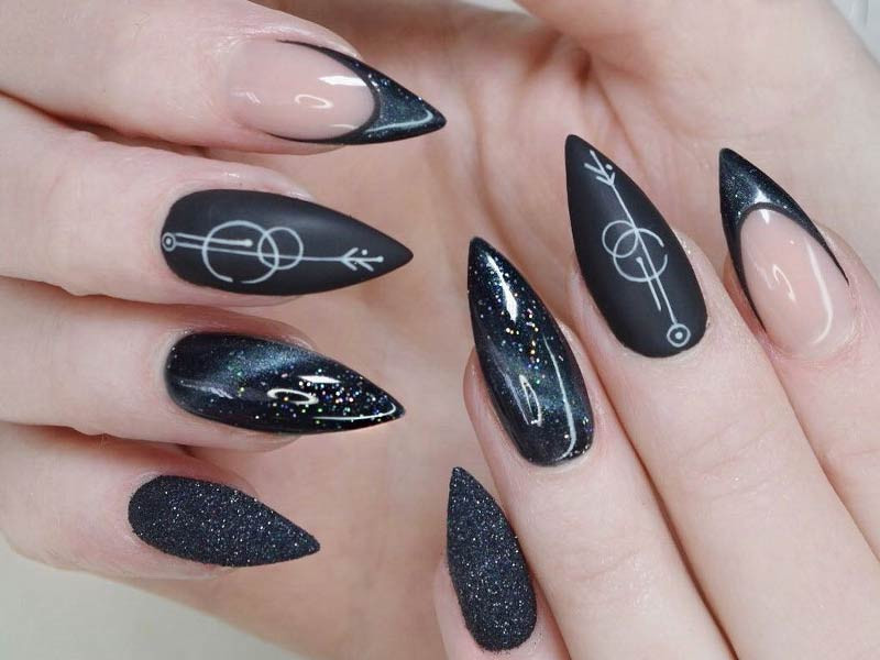 Black Stiletto Nail Designs
 21 Chic Ideas for Black Stiletto Nails