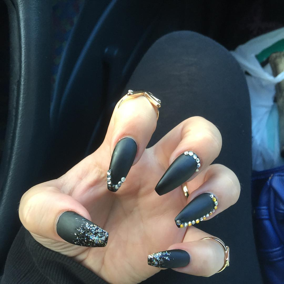 Black Stiletto Nail Designs
 28 Black Stiletto Nail Art Designs Ideas