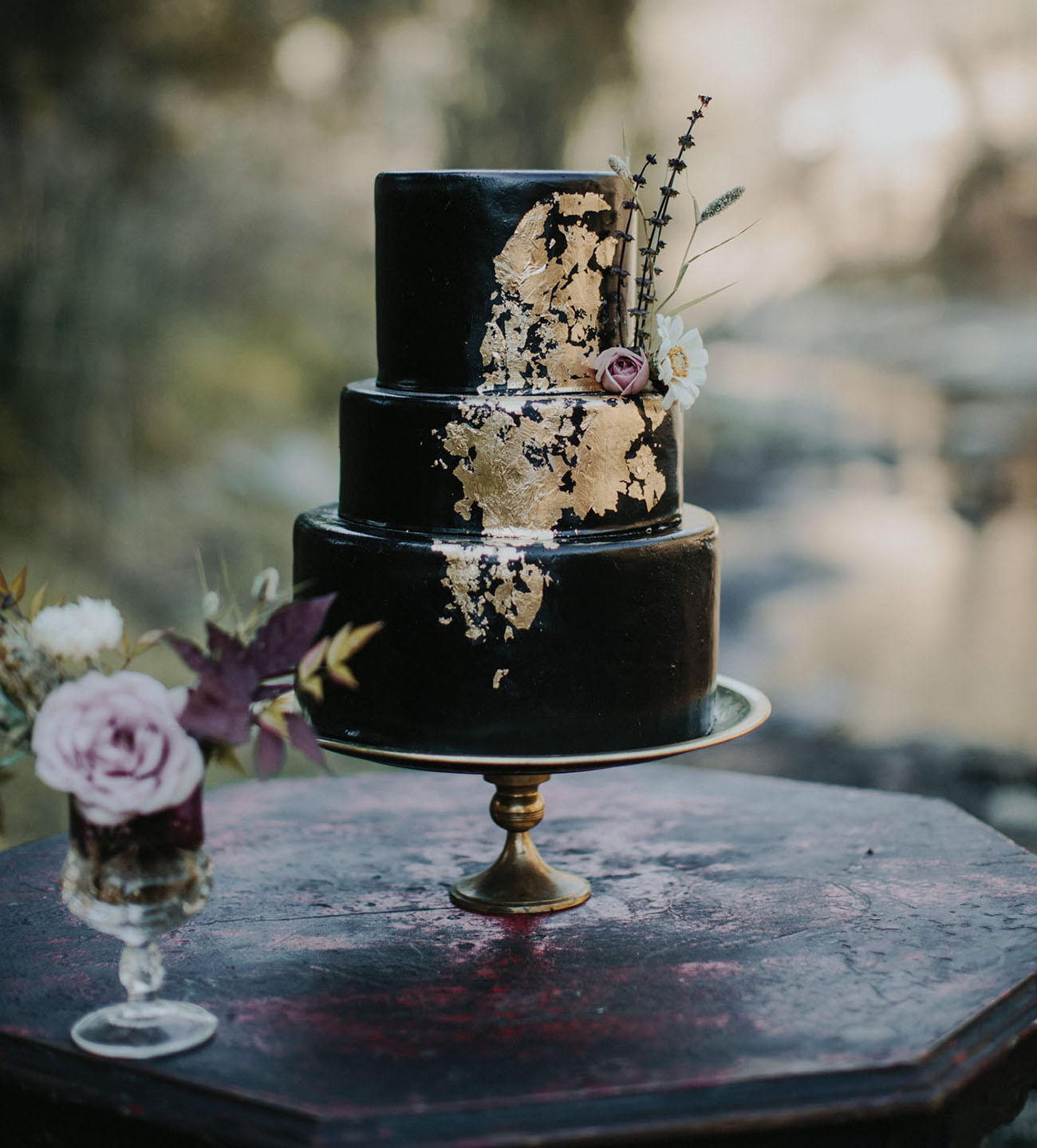 Black Wedding Cake
 14 of the Most Chic Unexpected Black Wedding Cakes