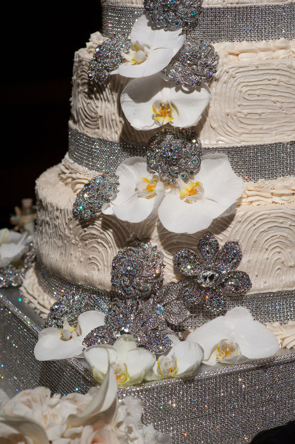 Bling Wedding Cakes
 Wedding Cake Bling Beautiful Cakes That Sparkle & Shine