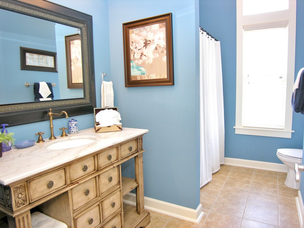 Blue Bathroom Decor
 7 Small Bathroom Design Ideas