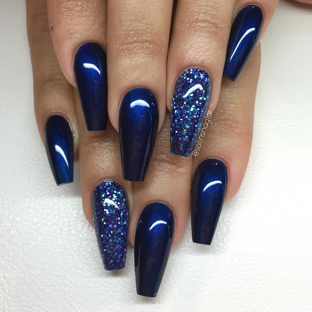 Blue Glitter Nails
 "Midnight Blue" med blått glitter … Nails