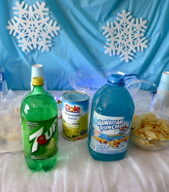 Blue Hawaiian Punch Recipes For Baby Showers
 Blue Party Punch Recipe great for a Frozen party