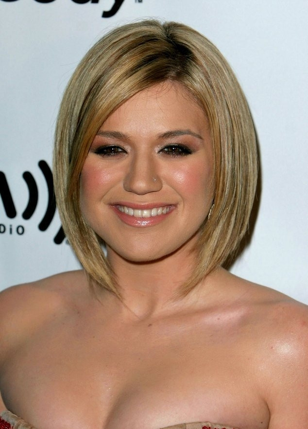 Bob Haircuts For Fat Faces
 Hairstyles to Make Fat Faces Slimmer