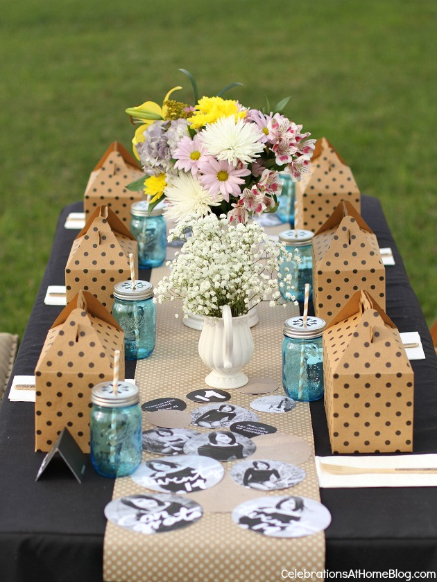 Boy Backyard Graduation Party Ideas
 Graduation Party Ideas with Boxed Lunch Celebrations at Home