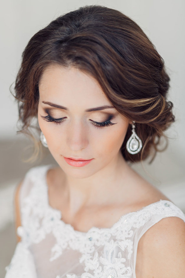 Bridesmaid Hair And Makeup
 31 Gorgeous Wedding Makeup & Hairstyle Ideas For Every Bride
