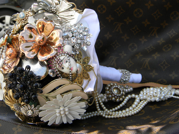 Brooches Bouquet
 Emelin s blog Though I 39m not typically a fan of brooch