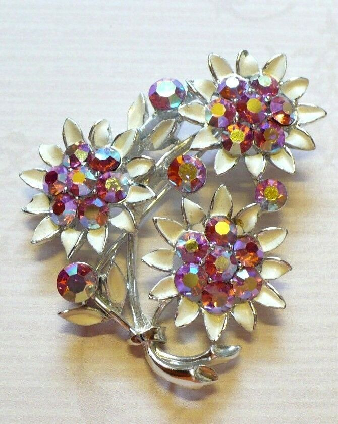 Brooches Flower
 VINTAGE USNER SIGNED BEAUTIFUL FLOWER BOUQUET PIN BROOCH W