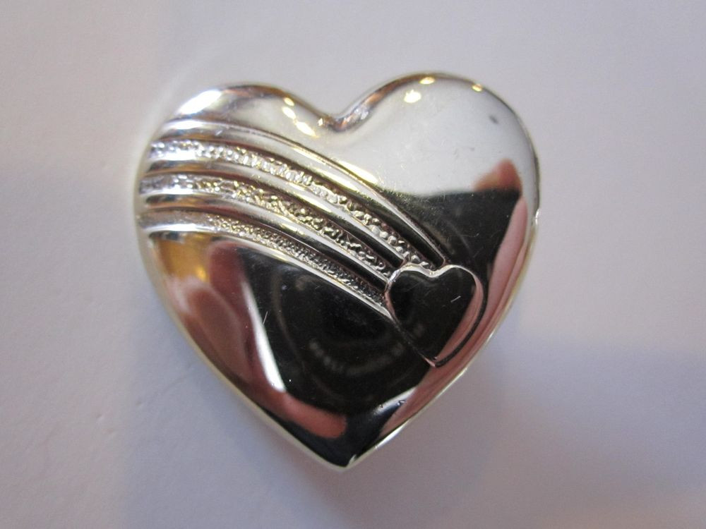 Brooches Heart
 The VARIETY CLUB Vintage Gold Tone Heart Shaped Pin Brooch