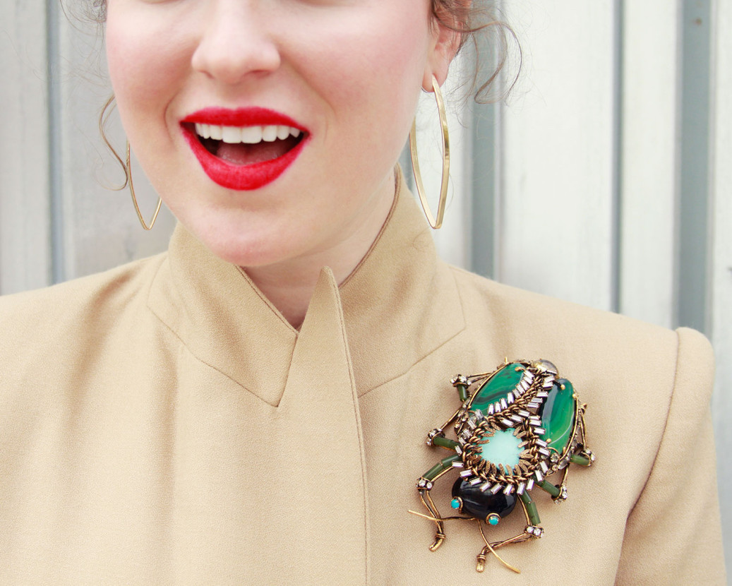 Brooches How To Wear A
 How To’s Wearing A Brooch