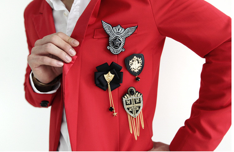 Brooches Men
 The X Stylez The Male Brooch Epidemic