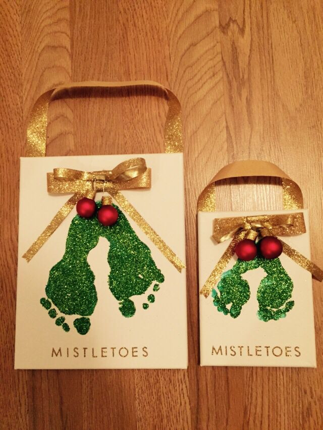 Canvas Crafts For Toddlers
 Mistletoes footprint canvas Christmas kids craft
