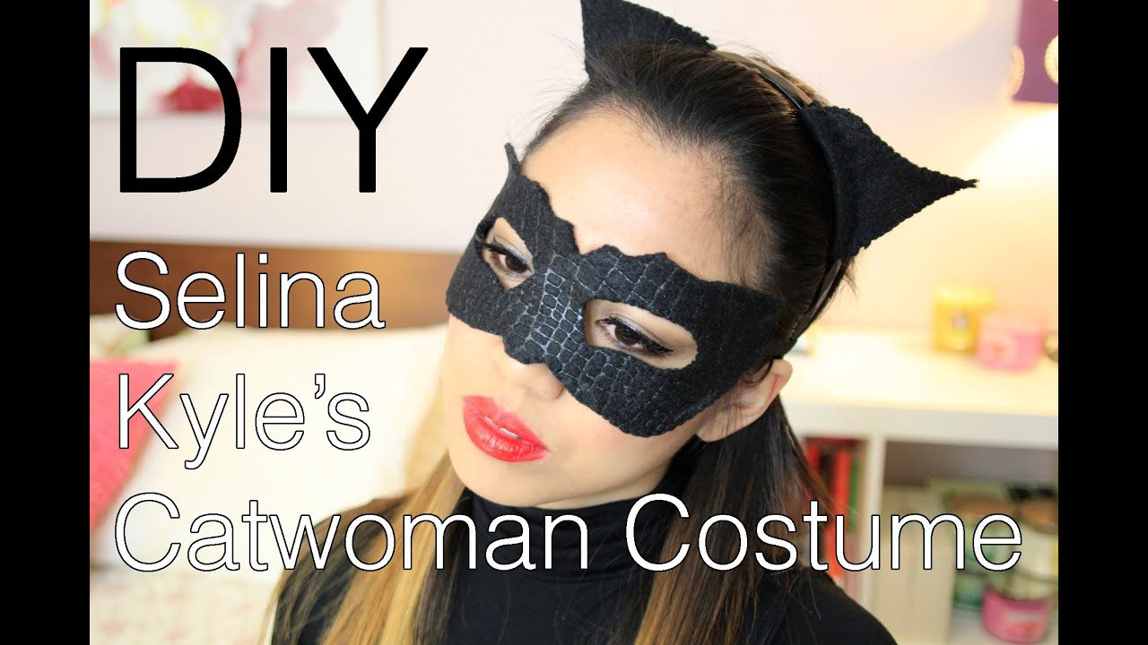 Catwoman Mask DIY
 Halloween DIY Selina Kyle Catwoman The Dark Knight Rises