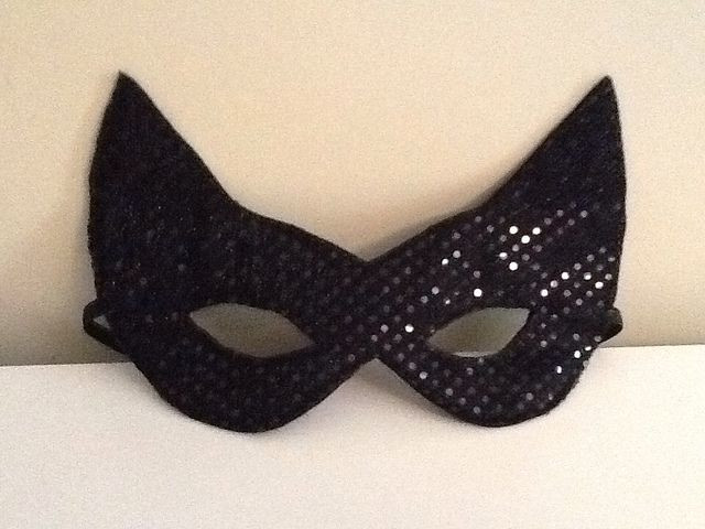 Catwoman Mask DIY
 diy catwoman mask halloween