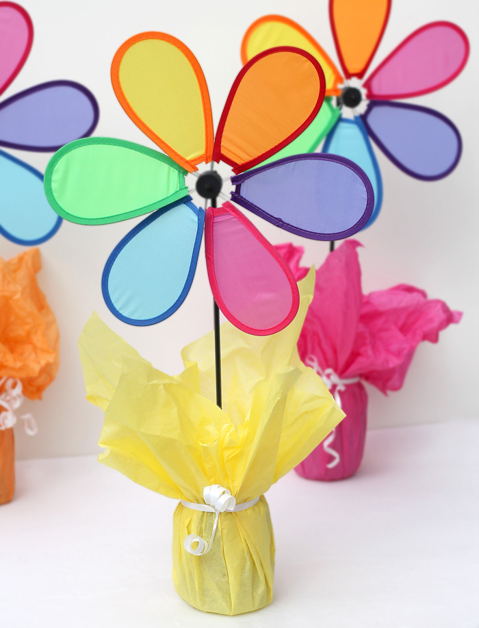 Centerpiece For Kids Party
 Colorful Easy Inexpensive Pinwheel Party Centerpieces