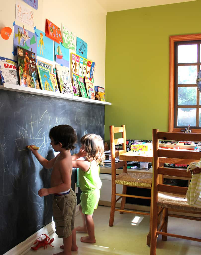 Chalkboard Paint Kids Room
 Chalkboard Wall Trend es to Modern Homes 38