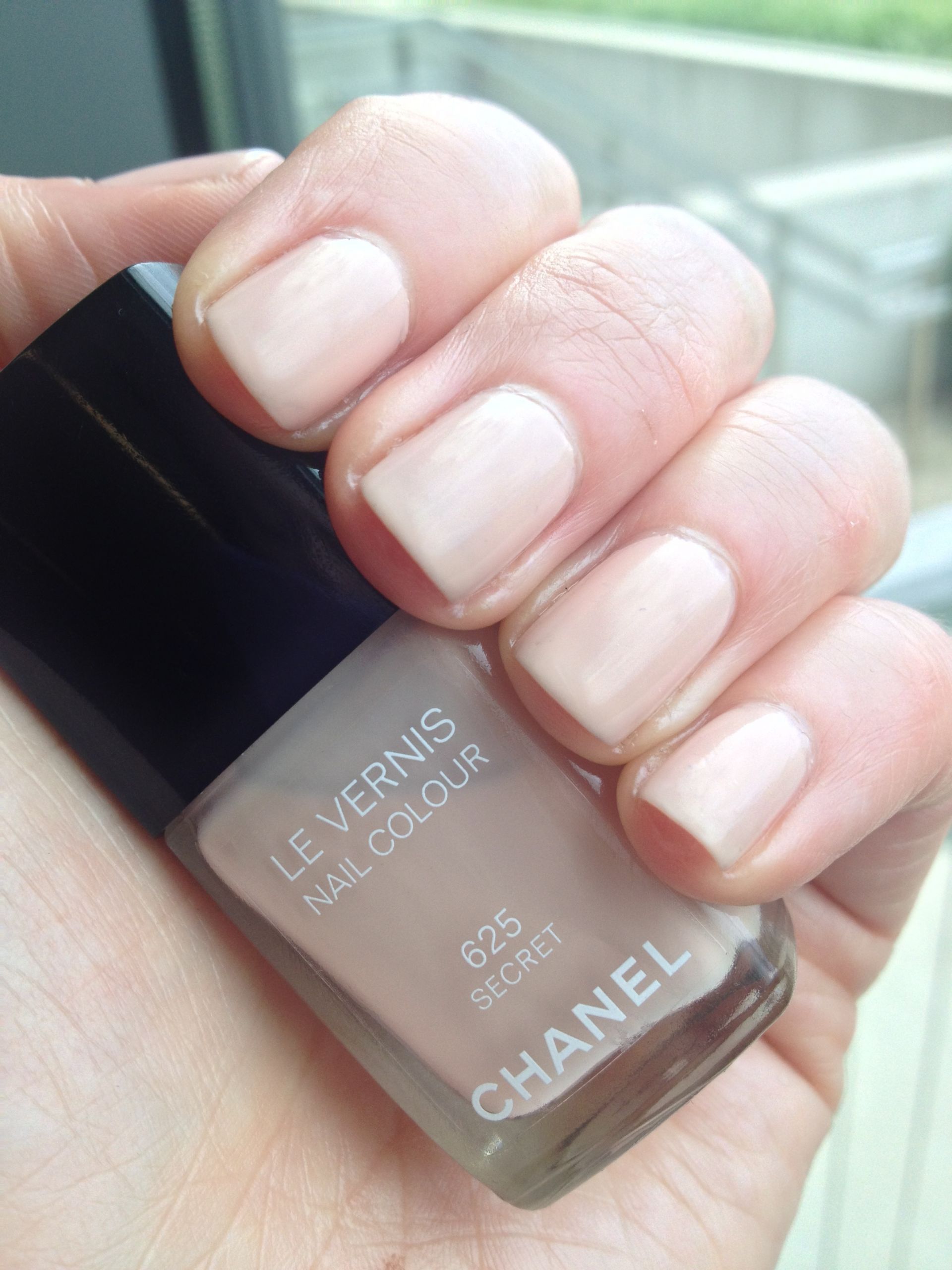 Chanel Nail Colors
 Neutral LOVE – Chanel Le Vernis Secret 625 nail polish