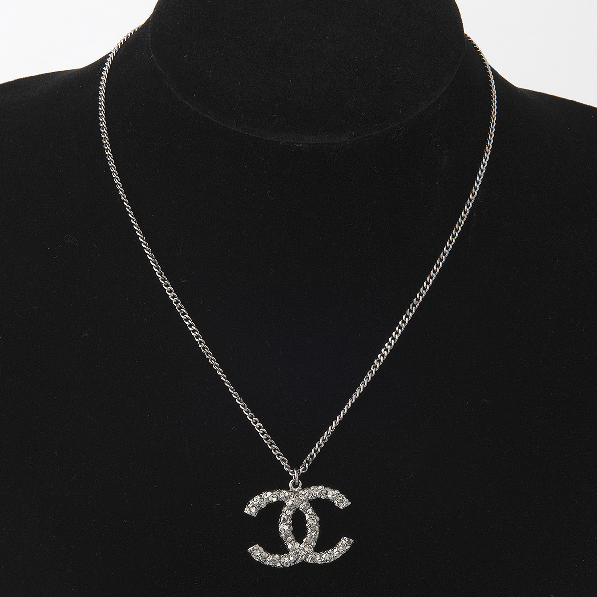Chanel Necklace Price
 Preloved Chanel Necklace